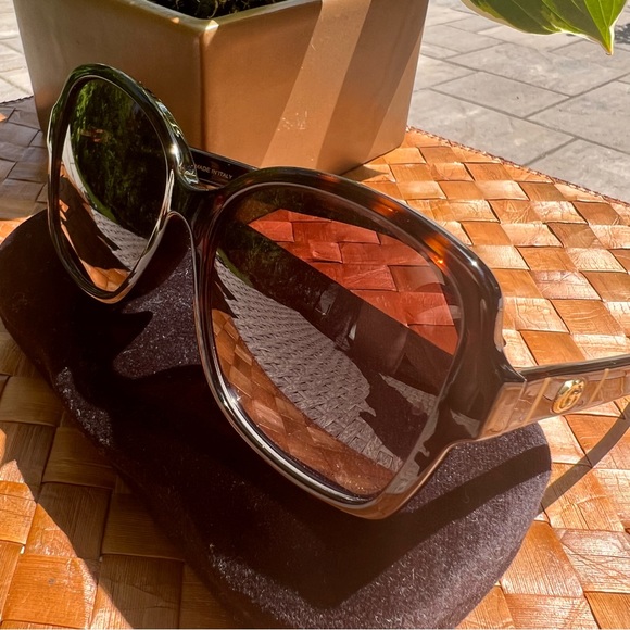 GUCCI Tortoise Shell Square Sunglasses / GG0765S - Picture 5 of 15